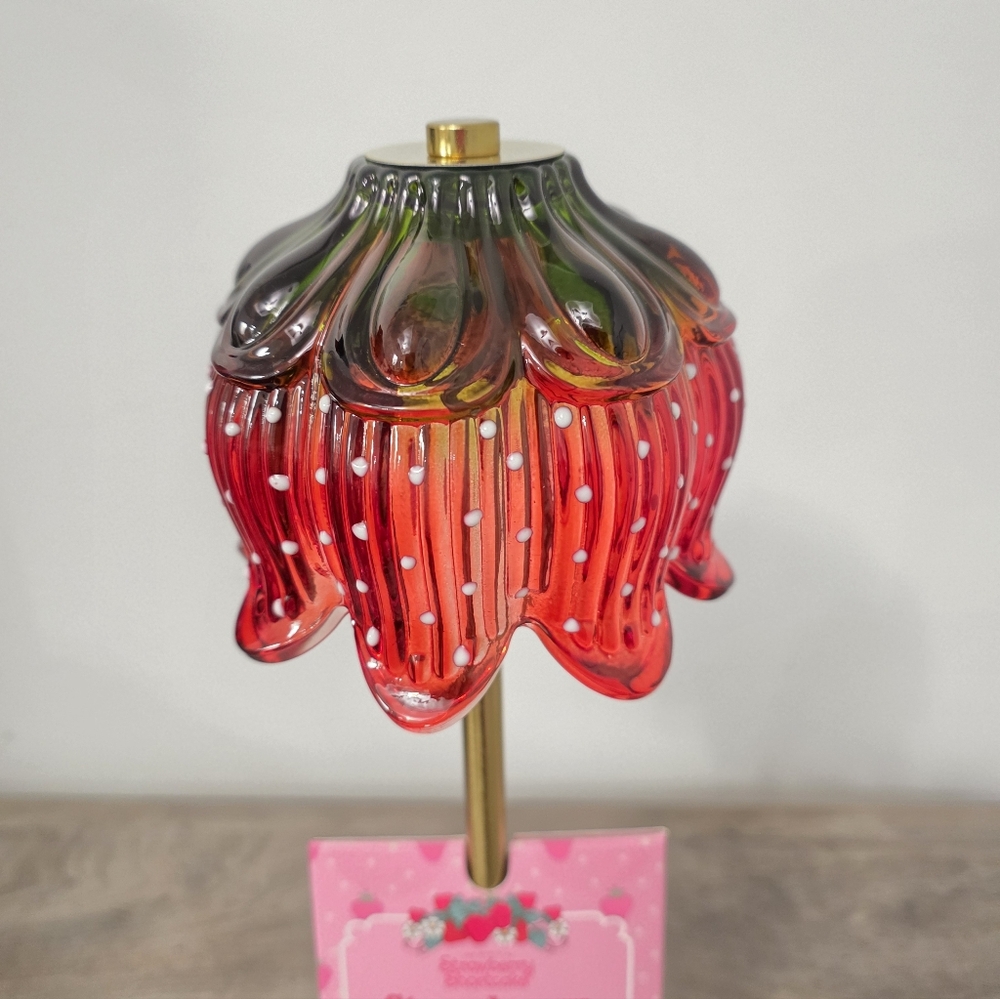 New Viral Strawberry Shortcake Touch Lamp - touch control - USB rechargeable - Picture 3 of 6